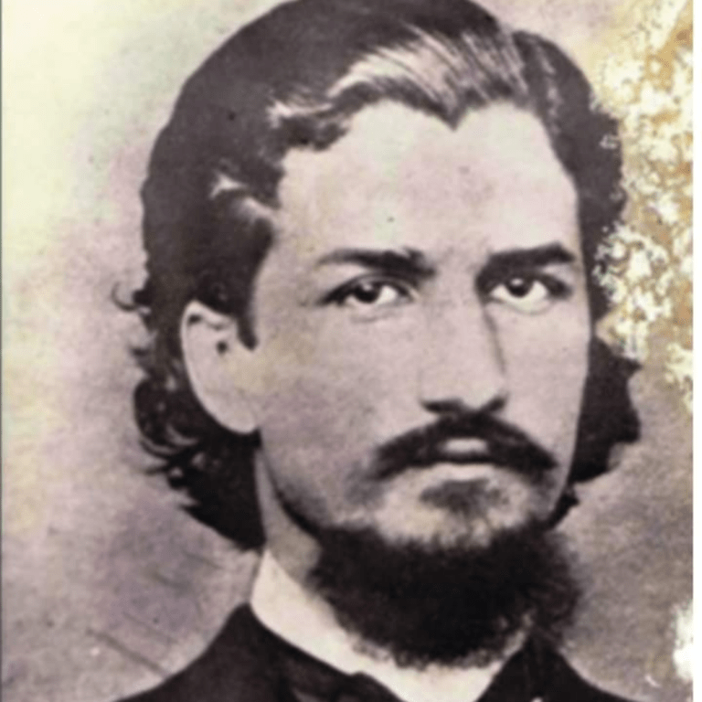 Dr. Lisandro-Segovia.png