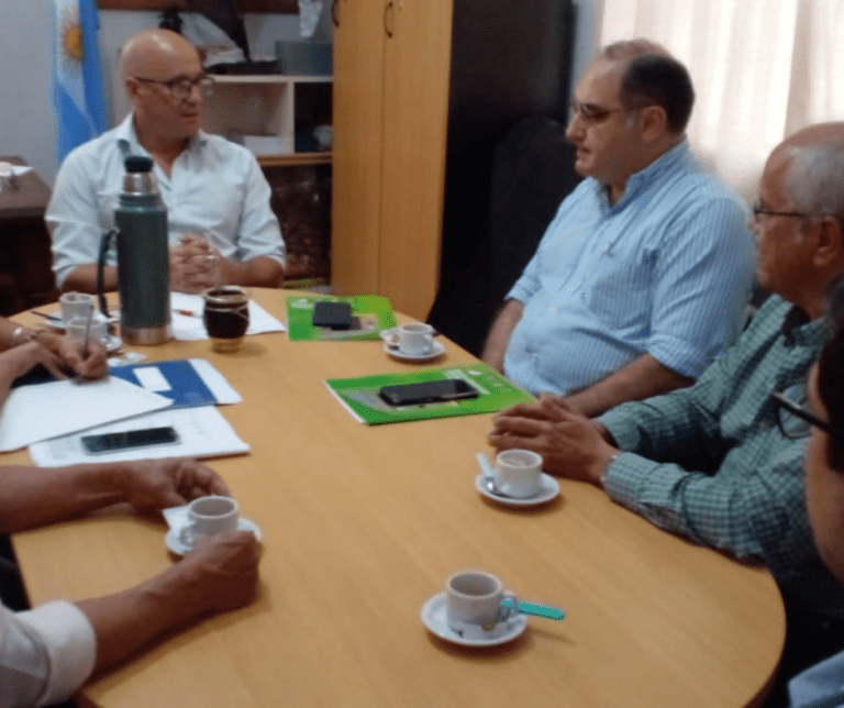 Reunión IIHCC con funcionarios