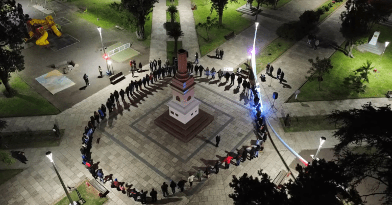 Columna Revolución de Mayo Bella Vista