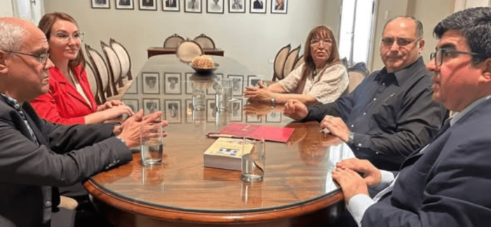 Facultad de Derecho de la UNNE y el IIHCC firman acuerdo de trabajo