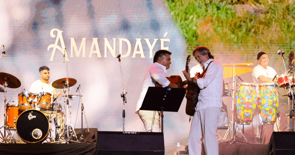 Amandayé en el Teatro Vera